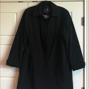 Black trench coat by London Fog☔️